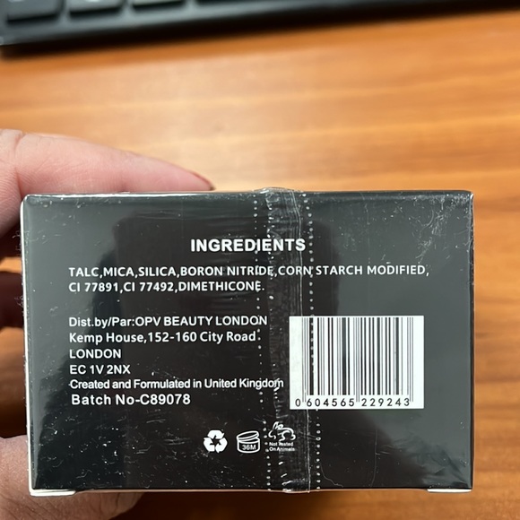 OPVBEAUTY Translucent Setting Powder - Picture 3 of 4